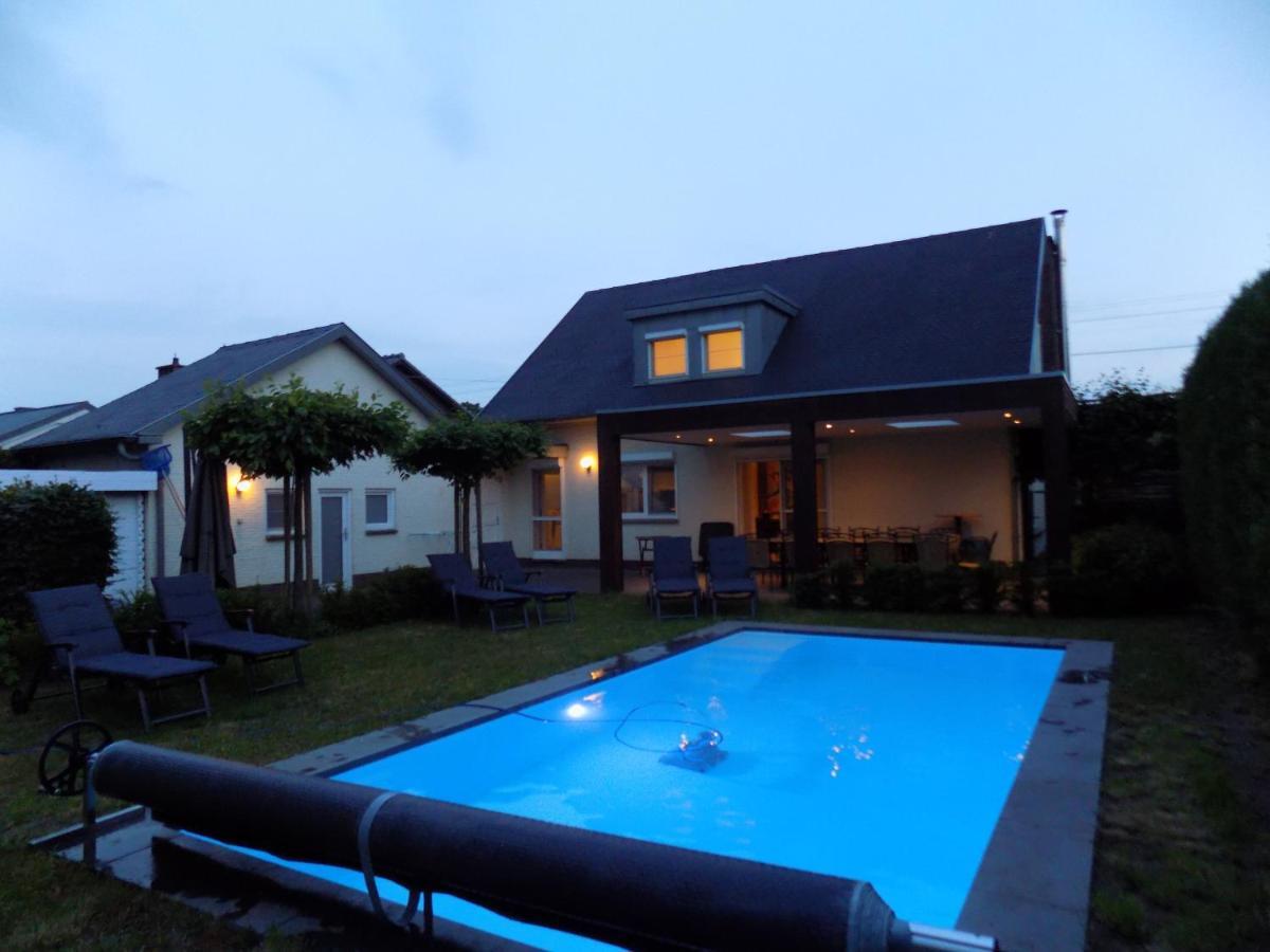 Villa Maas & Kempen Maaseik Esterno foto